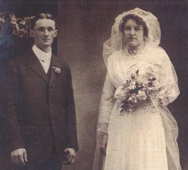 Jack Wallace and Florence Hammond atthe time of their 1915 marriage